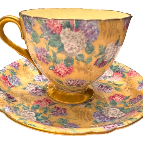 Vintage SHELLEY IVORY SUMMER GLORY CHINTZ CUP AND SAUCER WITH GOLD TRIM - Picture 2 of 9